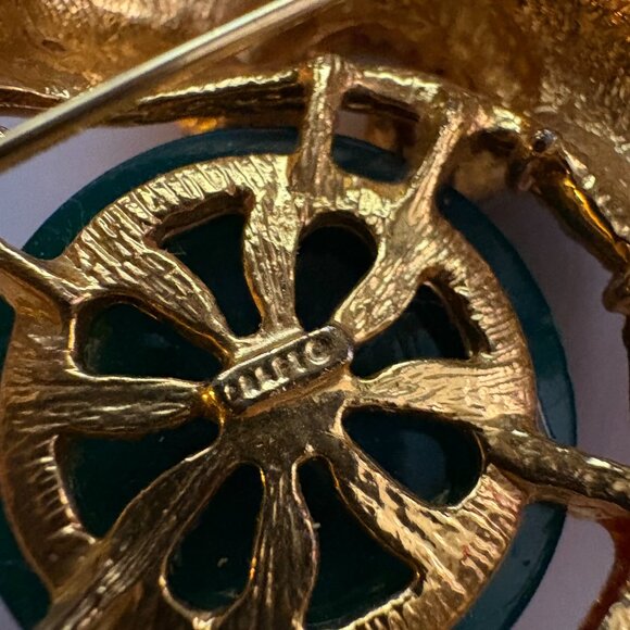 Vintage Gem Craft ram's head brooch in gold metal, enamel and glass stones - Picture 5 of 9